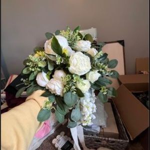 Ling’s Moments White & Sage Collection